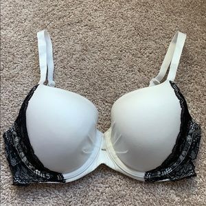 VS Fabulous lined demi bra